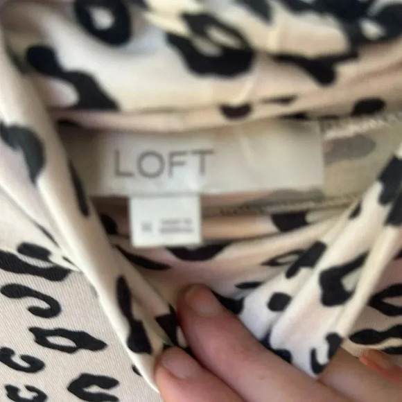 LOFT Women's Size M Turtleneck Cheetah print - Picture 4 of 4